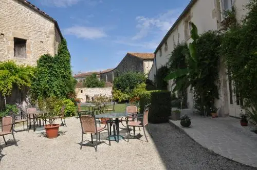 Offsite venue - Hôtel du Donjon thumbnail