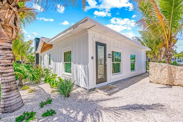 Offsite venue - Pelican Post at Anna Maria Island Inn thumbnail