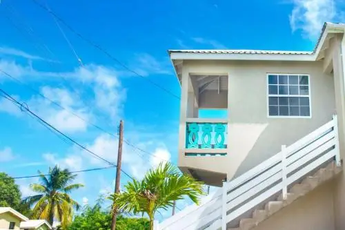 Offsite venue - Cozy Modern Upstairs 2 Bed A/C Apt Near 2 Everything thumbnail