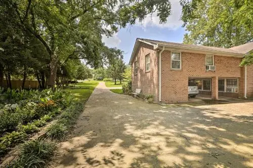 Offsite venue - Nashville Apt with Patio 3 Mi to Grand Ole Opry thumbnail