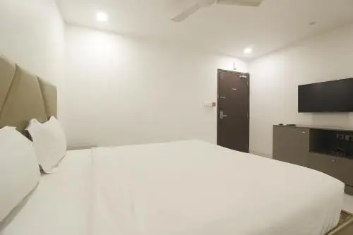 Offsite venue - Hotel SSR GRAND thumbnail