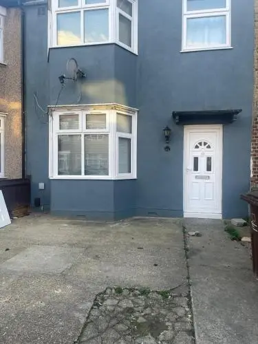 Offsite venue - Beautiful 2 bedroom house dageham thumbnail