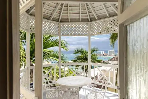 Offsite venue - Pampered In Paradise near Ian Fleming Airport OCJ thumbnail