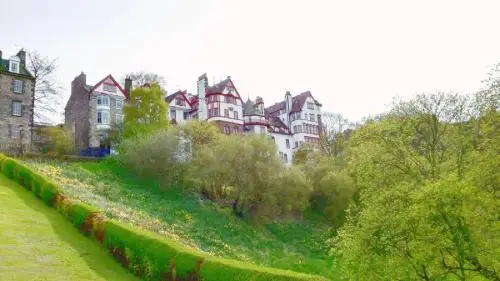 Offsite venue - Ramsay Gardens - Grand 4-Bedroom Apartment Next To Castle thumbnail