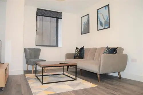 Offsite venue - Kiwi 30 - Spacious 2 bed apartment in the city centre - perfect for work or leisure! thumbnail