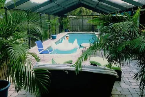 Offsite venue - Beach Cottage with heated pool just off Siesta Key thumbnail